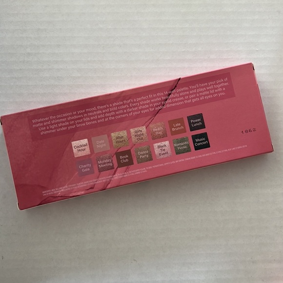 Best Dressed Eyeshadow Palette - Picture 5 of 5